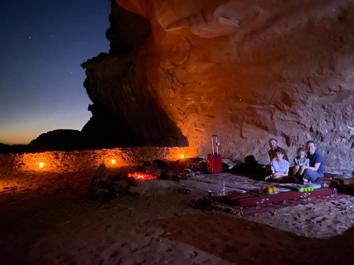 Wadi Rum Sky Tours & Camp Екстер'єр фото