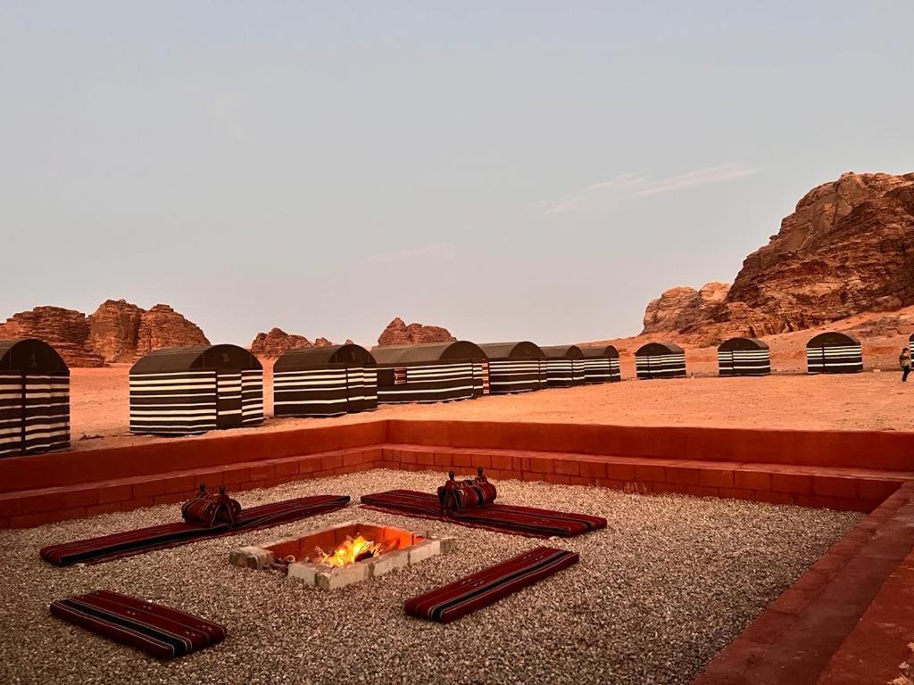 Wadi Rum Sky Tours & Camp Екстер'єр фото