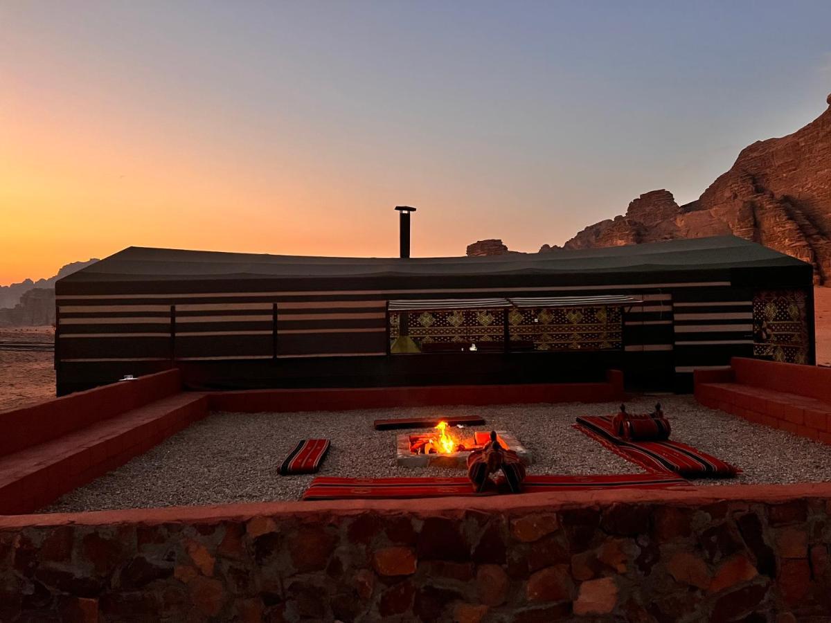 Wadi Rum Sky Tours & Camp Екстер'єр фото
