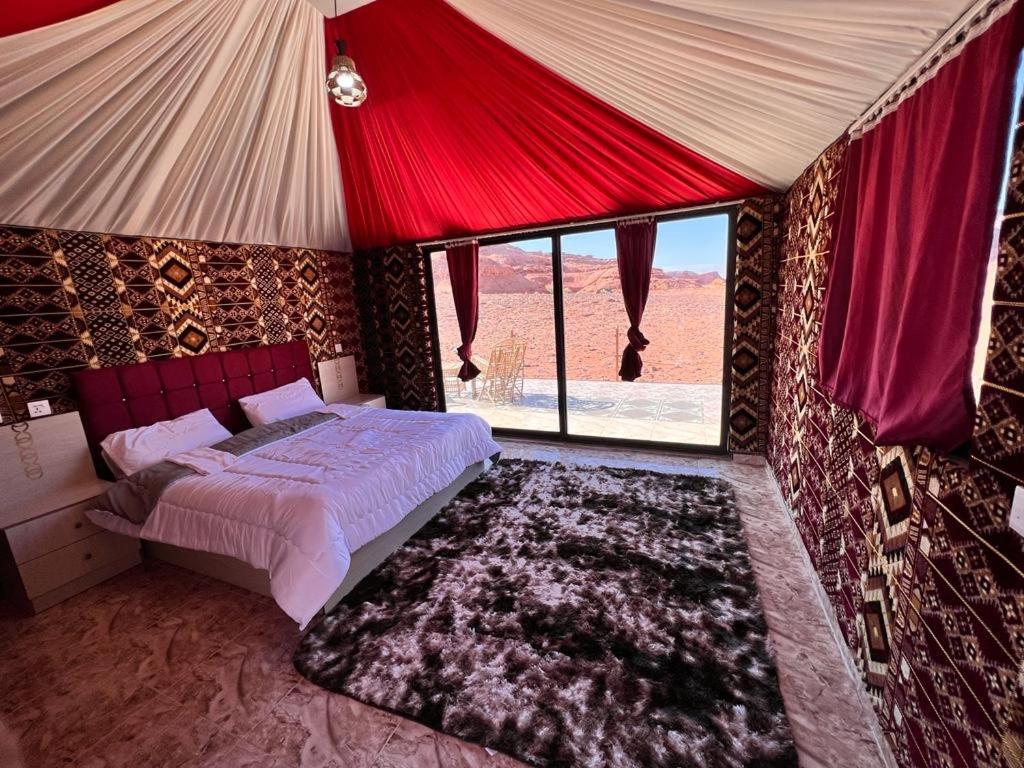 Wadi Rum Sky Tours & Camp Екстер'єр фото