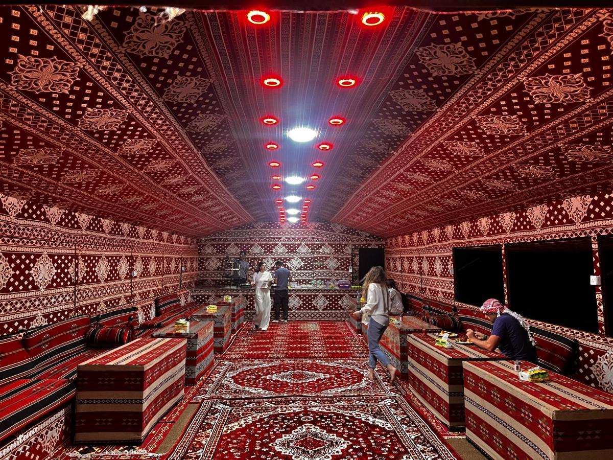 Wadi Rum Sky Tours & Camp Екстер'єр фото