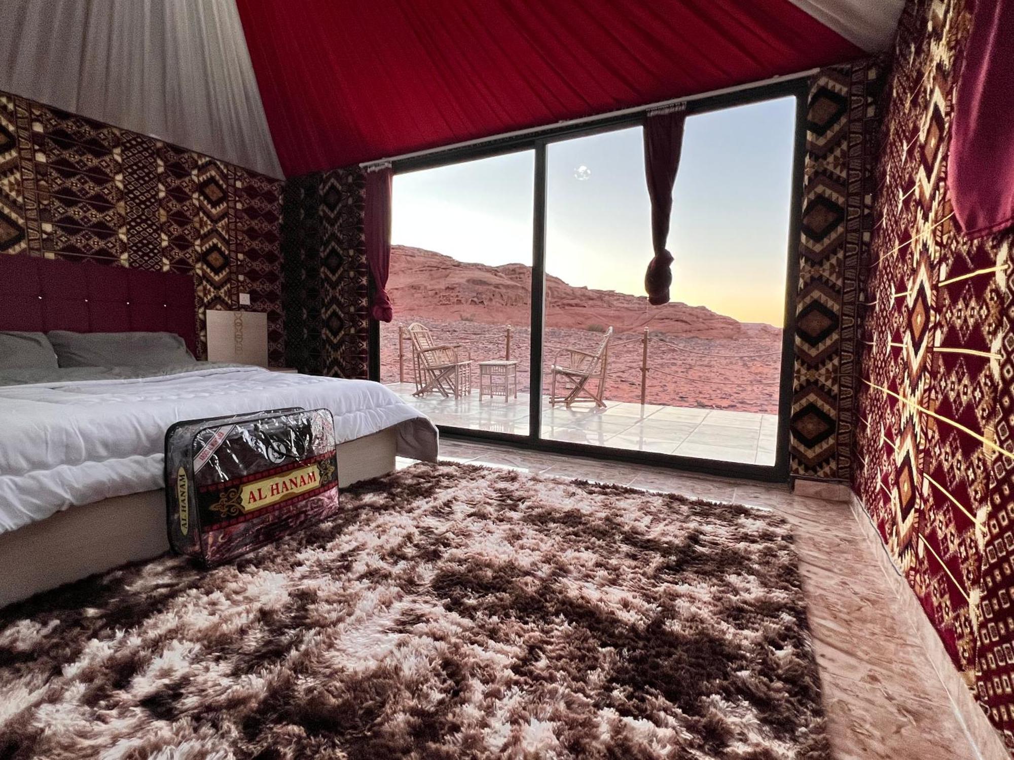 Wadi Rum Sky Tours & Camp Екстер'єр фото