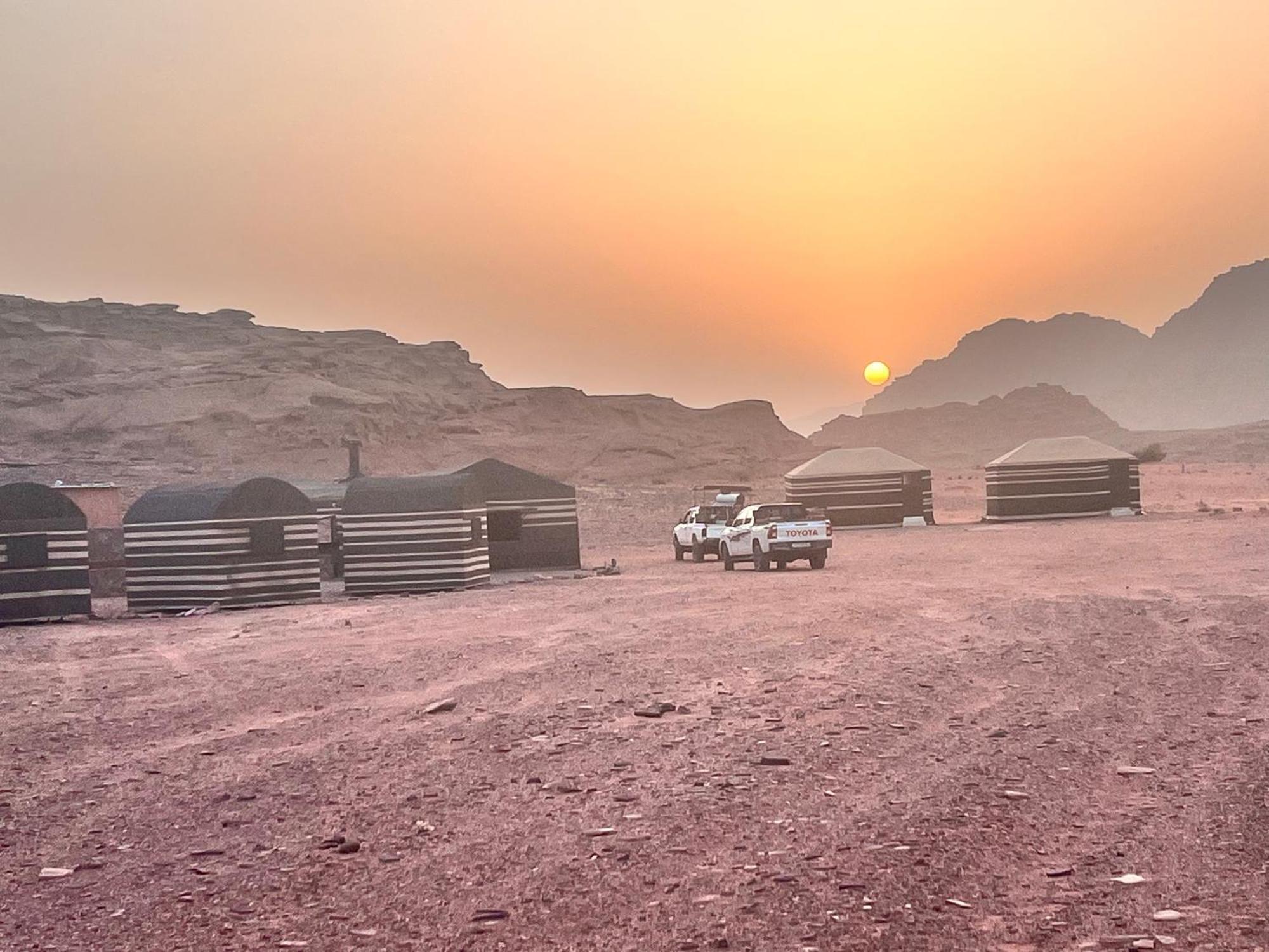 Wadi Rum Sky Tours & Camp Екстер'єр фото