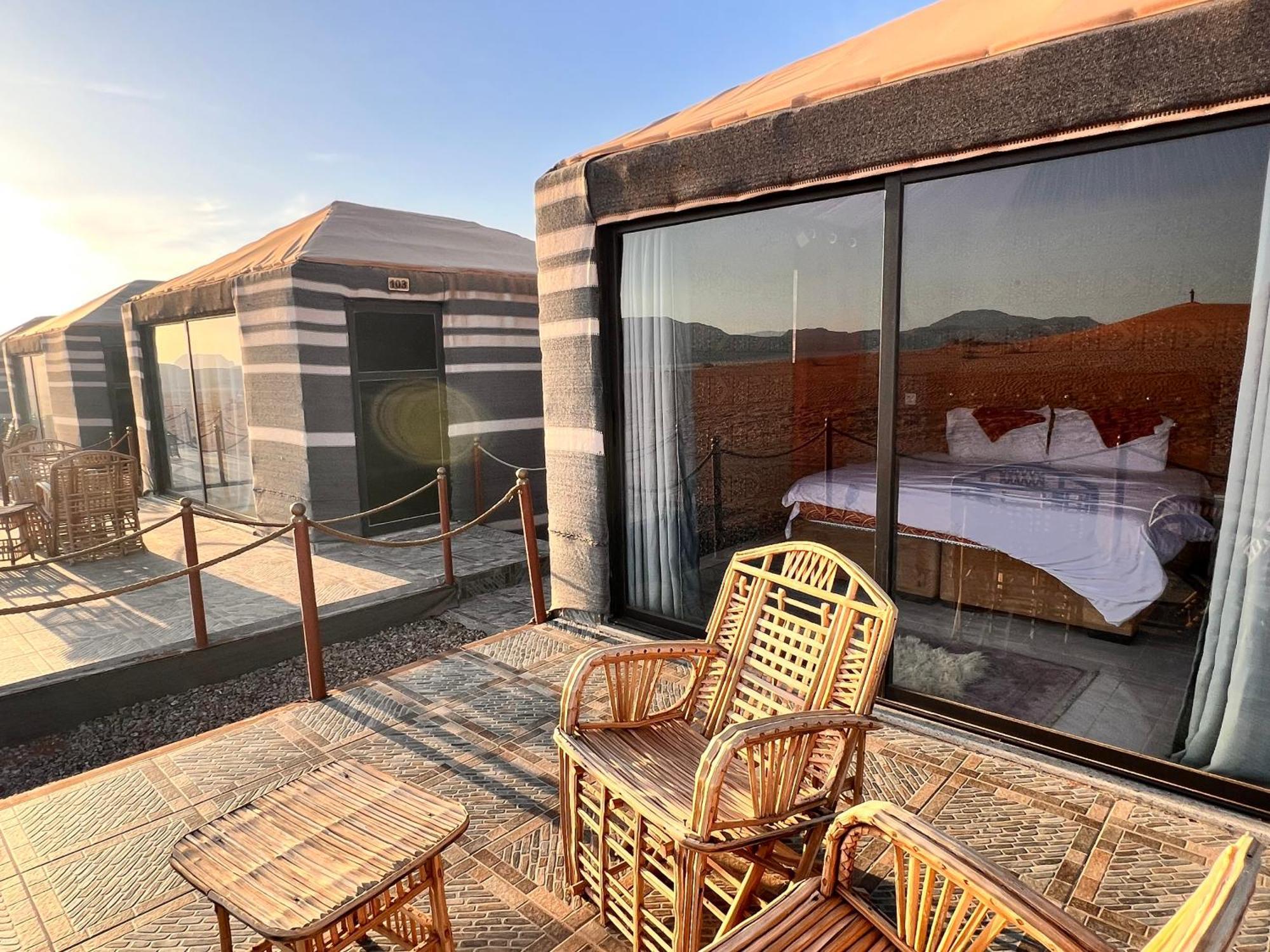 Wadi Rum Sky Tours & Camp Екстер'єр фото