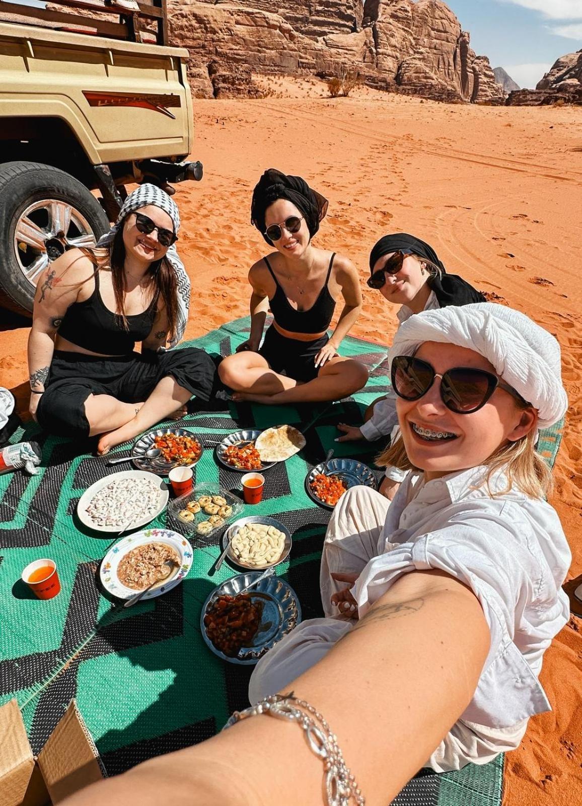 Wadi Rum Sky Tours & Camp Екстер'єр фото