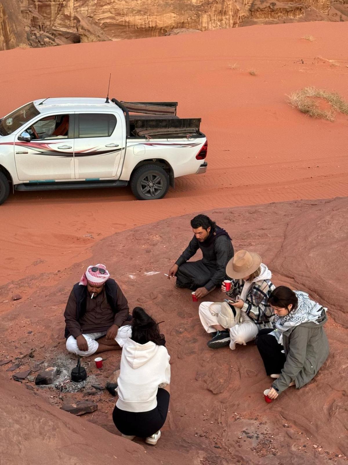 Wadi Rum Sky Tours & Camp Екстер'єр фото